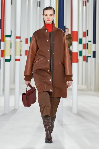 Look 45